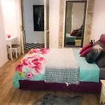 Emma\'S Rooms B&B
